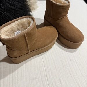 UGG Women's Brown Winter Boots
